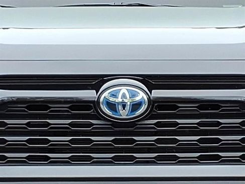 Used 2024 Toyota RAV4 LE AWD/4WD image 15