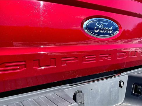 Used 2018 Ford F250 XLT image 32