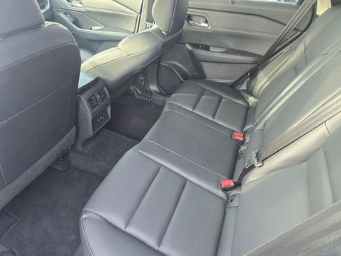 Used 2024 Nissan Rogue SV w/ SV Premium Package FWD image 13