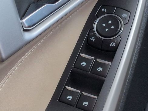 Used 2022 Ford Explorer Limited w/ Equipment Group 301A RWD image 24