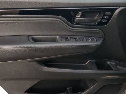 Used 2025 Honda Odyssey Touring image 11