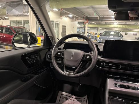 Used 2026 Lincoln Aviator AWD w/ Jet Appearance Package image 24