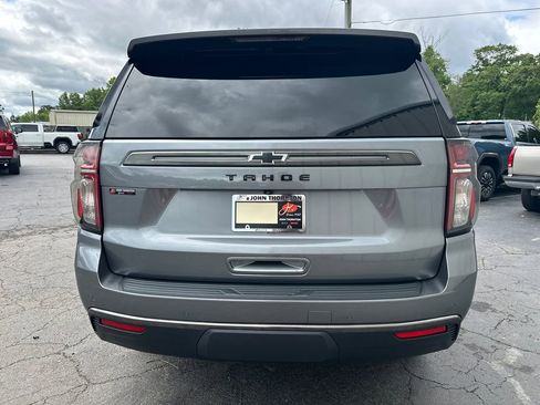 Used 2022 Chevrolet Tahoe Z71 w/ Luxury Package AWD/4WD image 7