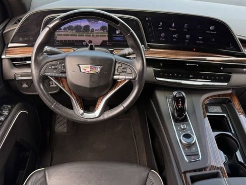 Used 2023 Cadillac Escalade Premium Luxury RWD image 12