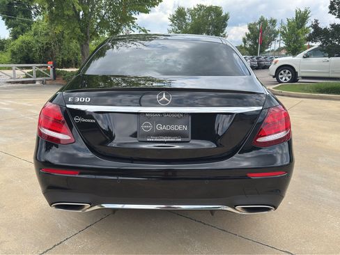 Used 2018 Mercedes-Benz E 300 image 4