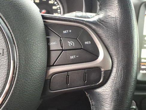 Certified 2020 Jeep Renegade Altitude image 23