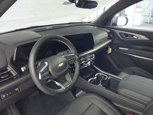 New 2026 Chevrolet Traverse LT w/ Driver Confidence Package FWD image 2
