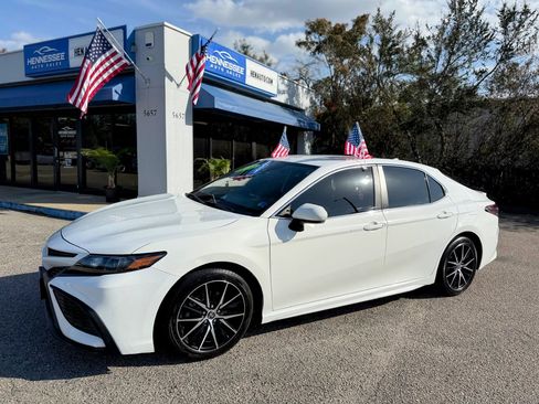 Used 2022 Toyota Camry SE FWD image 20