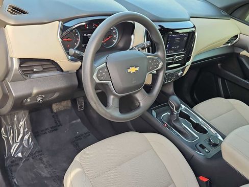 Used 2022 Chevrolet Traverse LS image 10