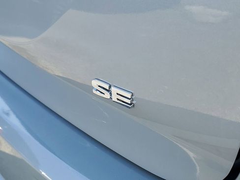 New 2026 Mitsubishi Outlander SE FWD image 8