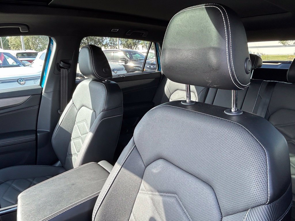 Used 2024 Volkswagen Atlas Cross Sport SE AWD/4WD image 16