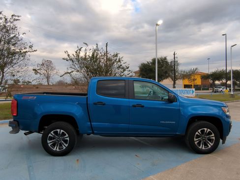 Used 2022 Chevrolet Colorado Z71 w/ Safety Package image 2