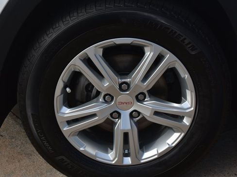 Used 2023 GMC Terrain SLE w/ Driver Convenience Package FWD image 9