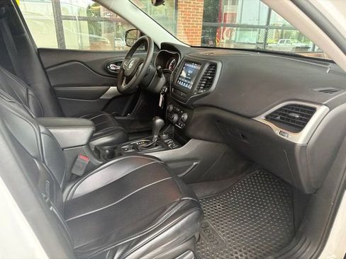 Used 2022 Jeep Cherokee Latitude AWD/4WD image 7