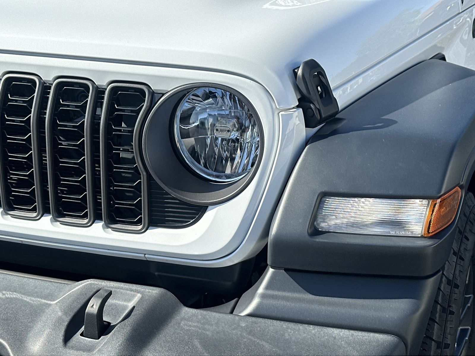 Used 2024 Jeep Wrangler Unlimited Sport AWD/4WD image 11
