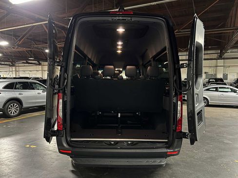 Used 2022 Mercedes-Benz Sprinter 2500 image 16