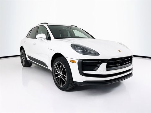 Used 2024 Porsche Macan image 7