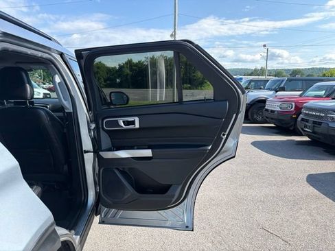 Used 2024 Ford Explorer XLT w/ Equipment Group 202A AWD/4WD image 34