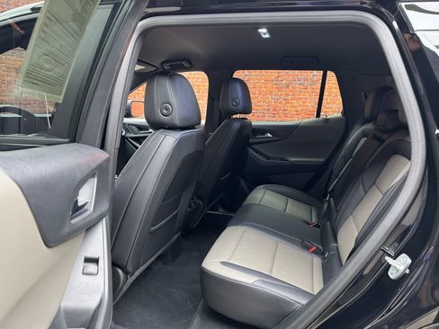 Used 2026 Chevrolet Equinox LT w/ Convenience Package II FWD image 23