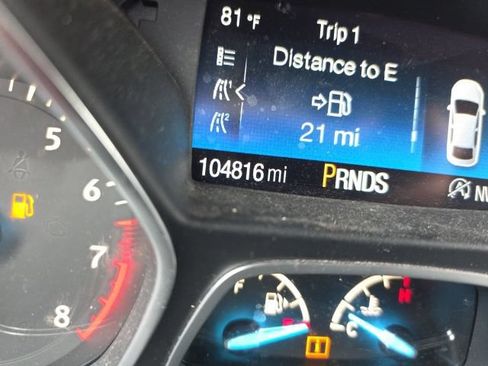 Used 2017 Ford Escape SE w/ Equipment Group 201A FWD image 19