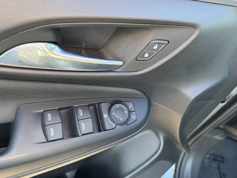 Used 2025 Buick Envista Preferred FWD image 15