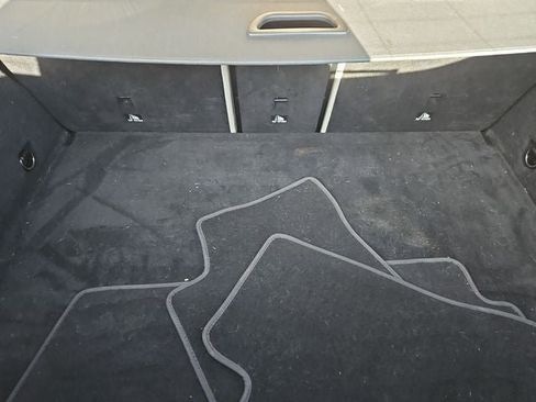 Used 2019 Mercedes-Benz GLC 300 w/ Premium Package image 33