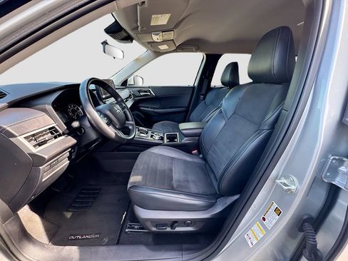 Used 2024 Mitsubishi Outlander SE AWD/4WD image 32