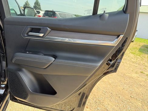 New 2026 GMC Terrain Denali w/ LPO, Floor Liner Package AWD/4WD image 40