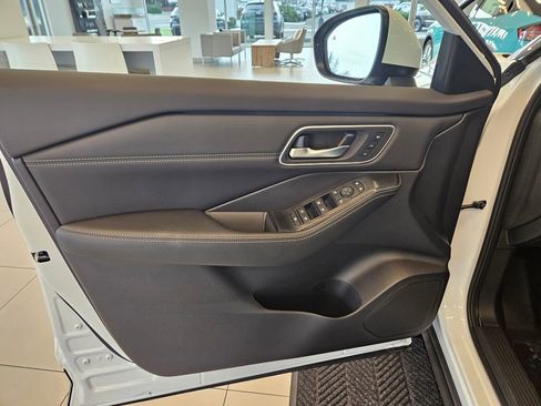 New 2026 Nissan Rogue Platinum image 13