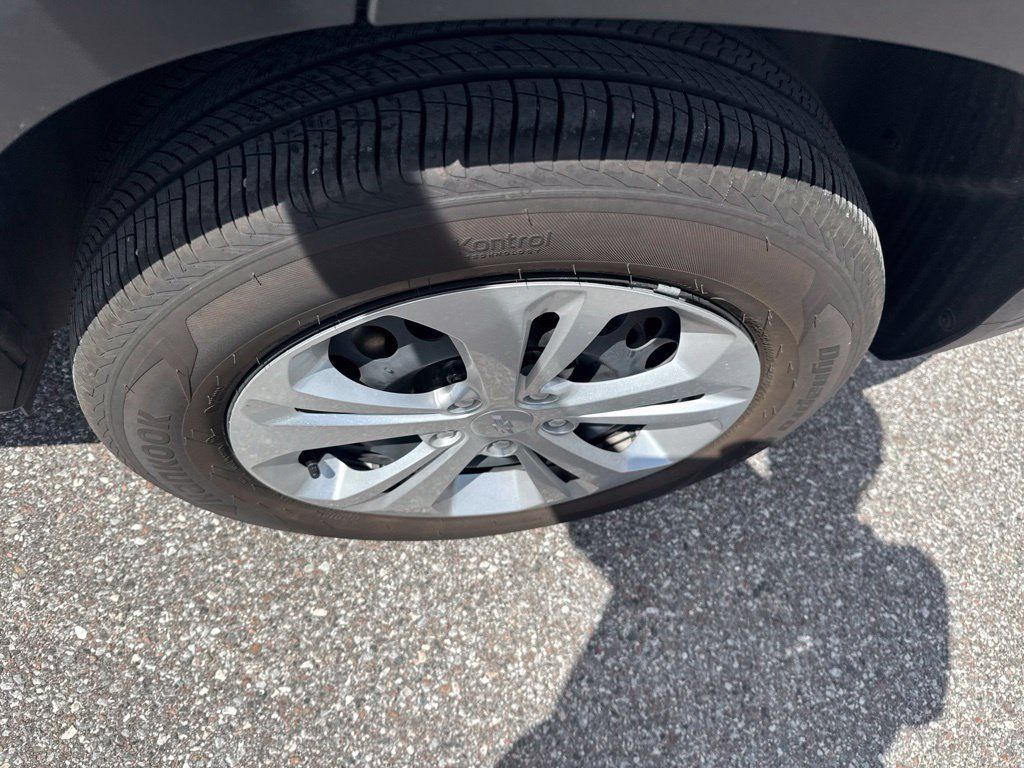 Used 2024 Chevrolet Trax LS FWD image 9