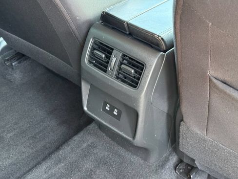 Used 2024 Nissan Rogue SV FWD image 21