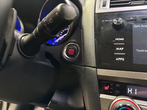 Used 2017 Subaru Outback 2.5i Limited image 16