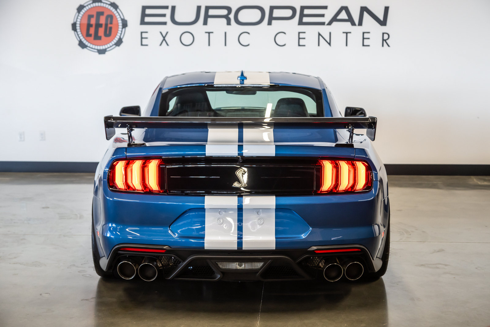 Used 2020 Ford Mustang Shelby GT500 w/ Carbon Fiber Track Pack RWD image 9