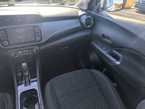 Used 2022 Nissan Kicks SV w/ Interior Electronics Package image 17
