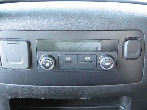 Used 2020 Chevrolet Suburban LT image 42