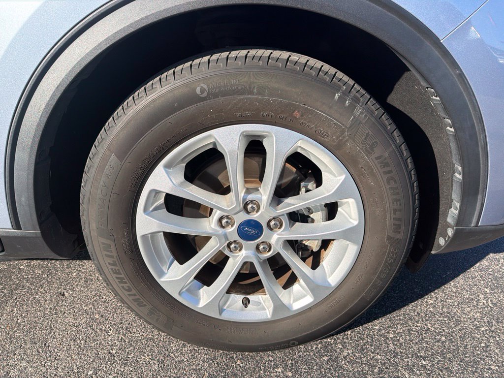 Used 2022 Ford Escape SE w/ Convenience Package FWD image 9