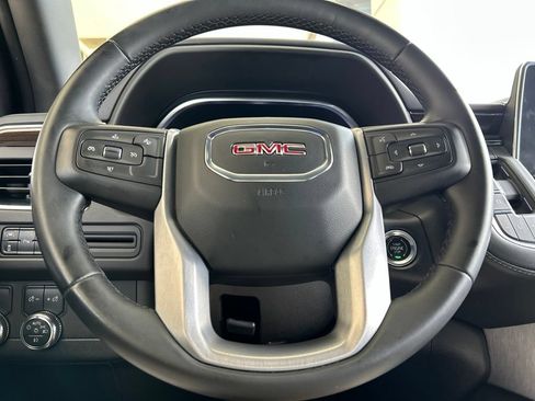 Used 2023 GMC Yukon SLE RWD image 23