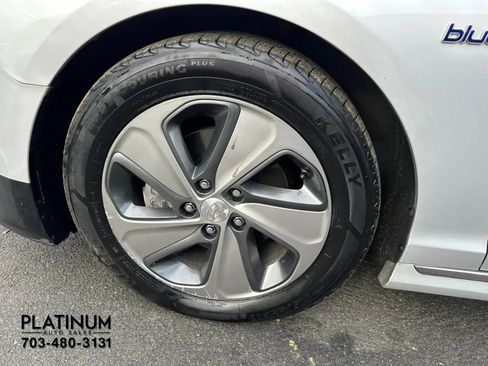 Used 2016 Hyundai Sonata Limited w/ Option Group 02 FWD image 19