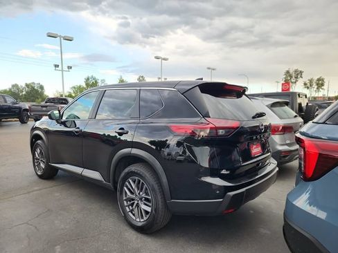 Certified 2026 Nissan Rogue SV AWD/4WD image 4