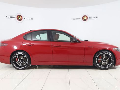 Used 2024 Alfa Romeo Giulia Veloce image 2
