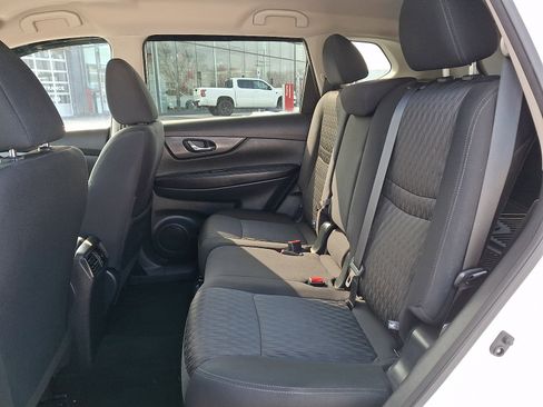 Certified 2020 Nissan Rogue SV image 10