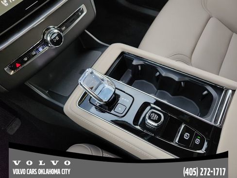 New 2026 Volvo XC90 B6 Plus w/ Protection Package Premier image 19