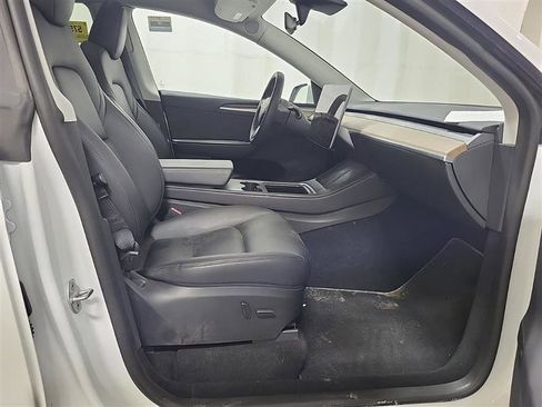 Used 2023 Tesla Model Y Long Range image 10