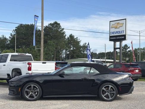 Used 2025 Ford Mustang Premium RWD image 20