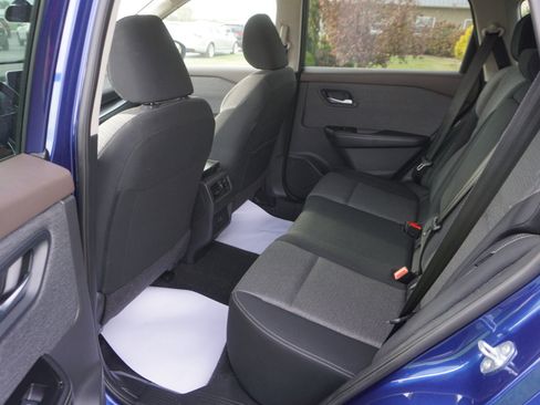 Used 2023 Nissan Rogue SV image 8