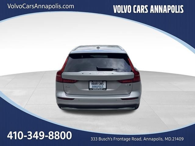 Certified 2025 Volvo V60 B5 Cross Country Ultra AWD/4WD image 7