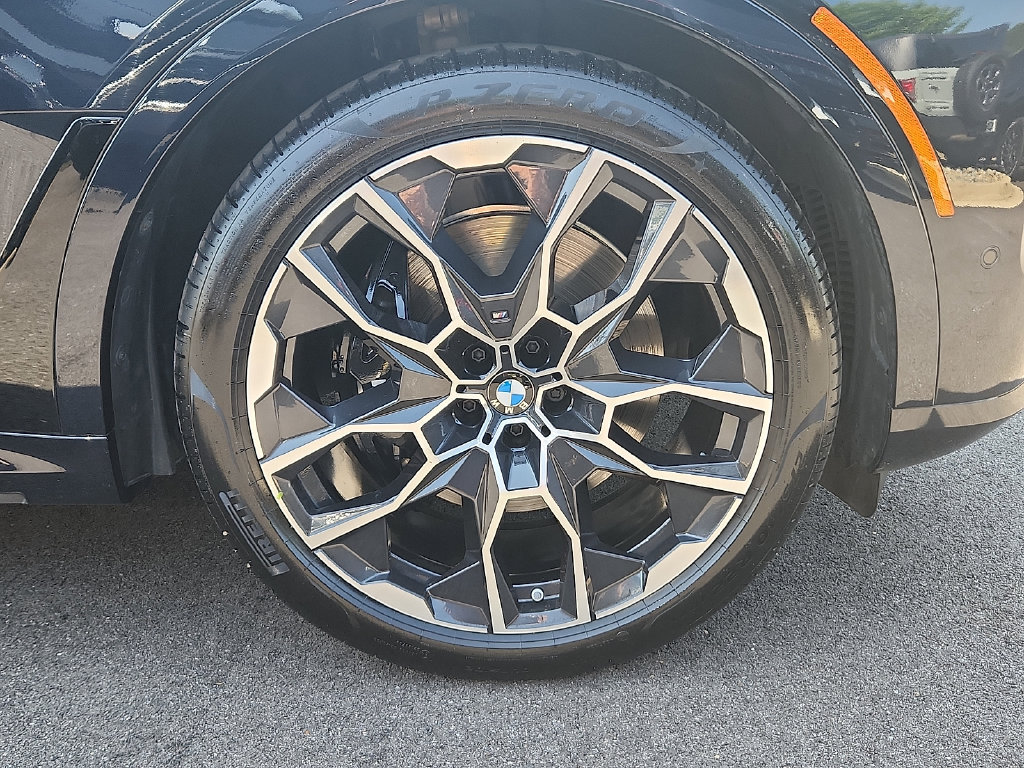 Certified 2026 BMW X7 xDrive40i w/ M Sport Package AWD/4WD image 8