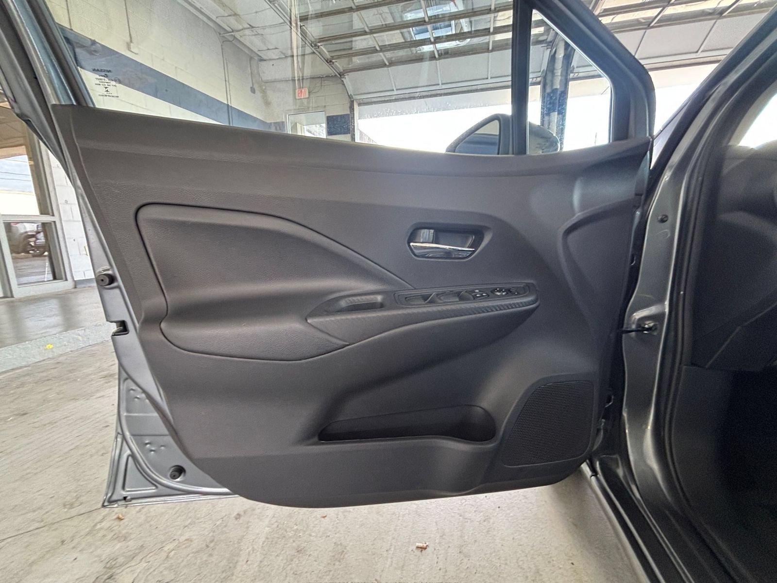 Used 2025 Nissan Versa SV FWD image 18
