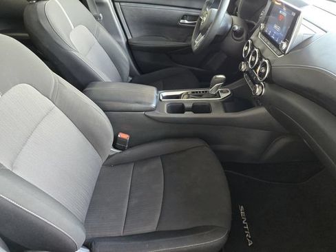 Used 2025 Nissan Sentra SV FWD image 17