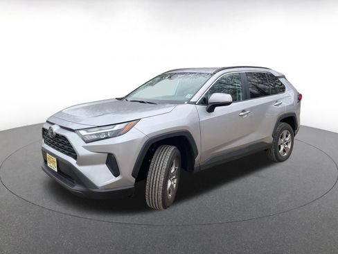 Used 2025 Toyota RAV4 XLE image 3